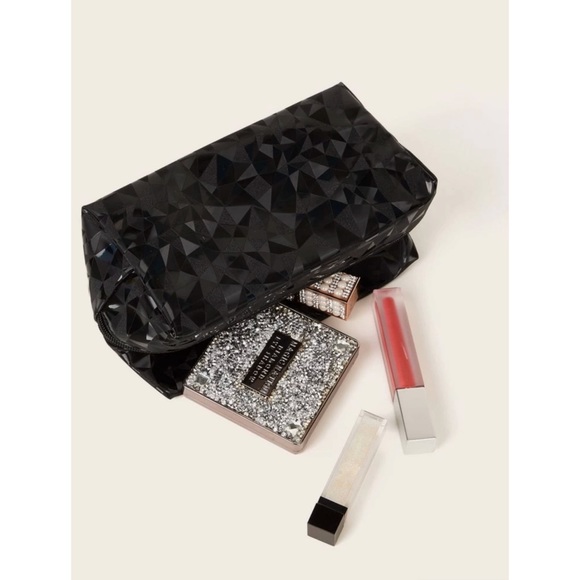 Black Geometric Makeup Bag 🖤 - Picture 4 of 5